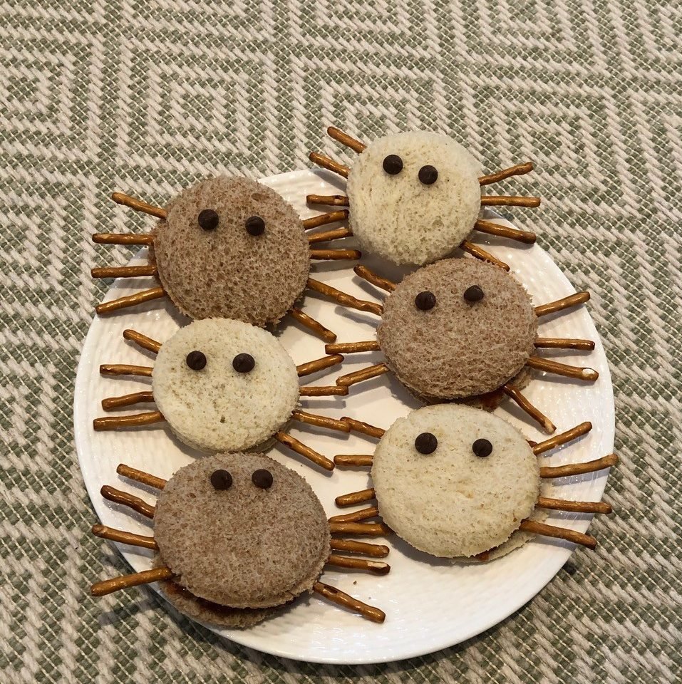 Spider Sandwiches Halloween Recipe - MaisonBattat