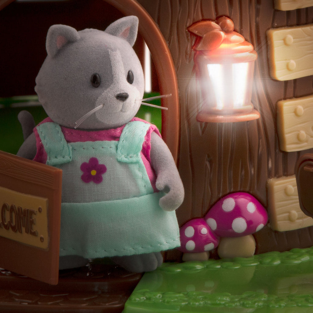 Acorn treehouse playset