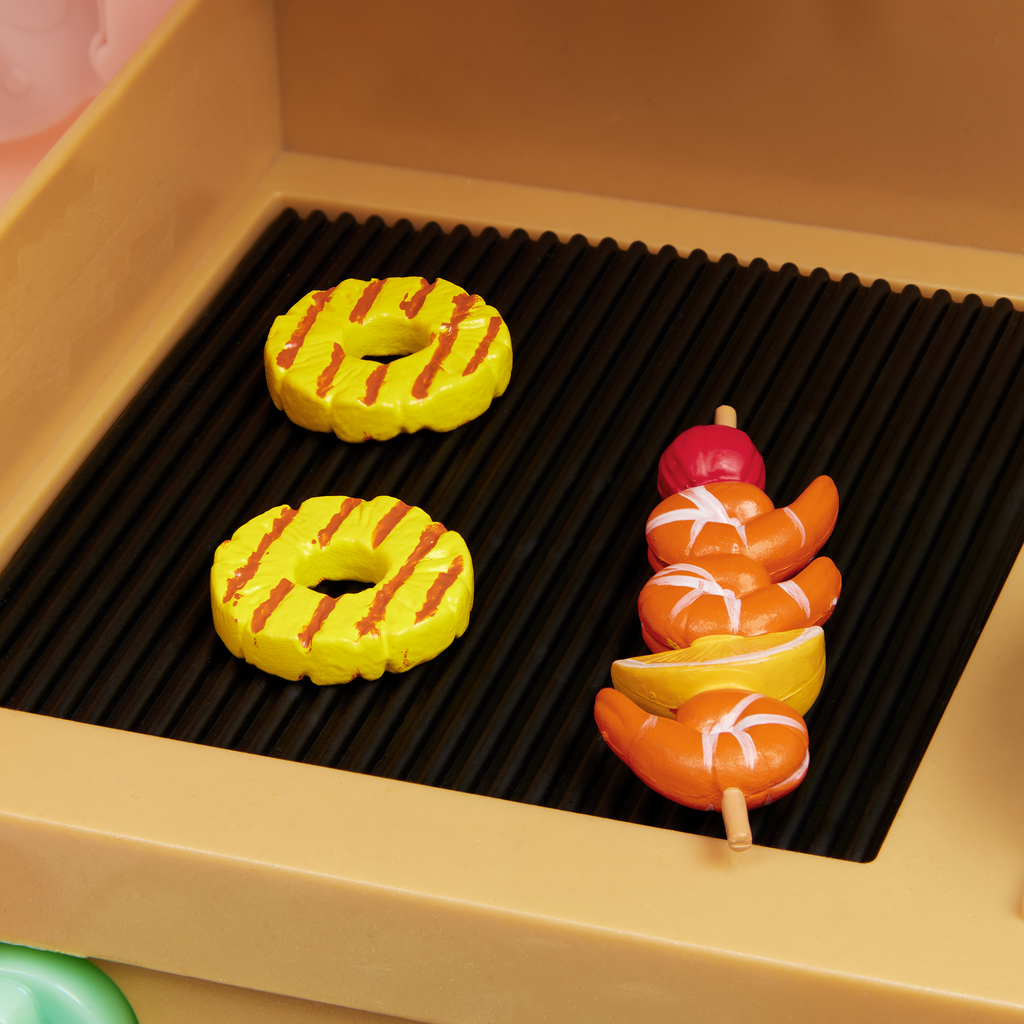 Our Generation On the Move Food Truck Vehicle Accessory for 18-inch Dolls