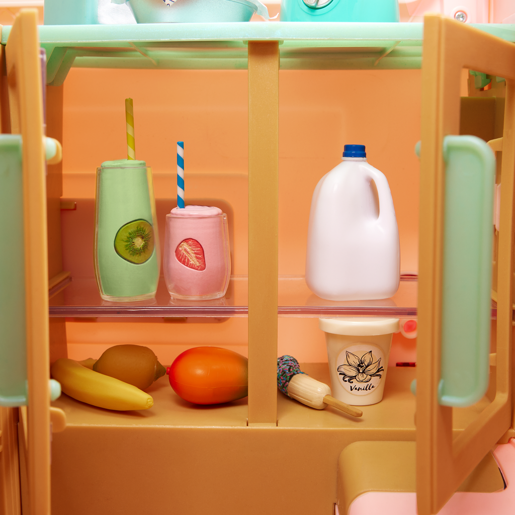 Our Generation On the Move Food Truck Vehicle Accessory for 18-inch Dolls