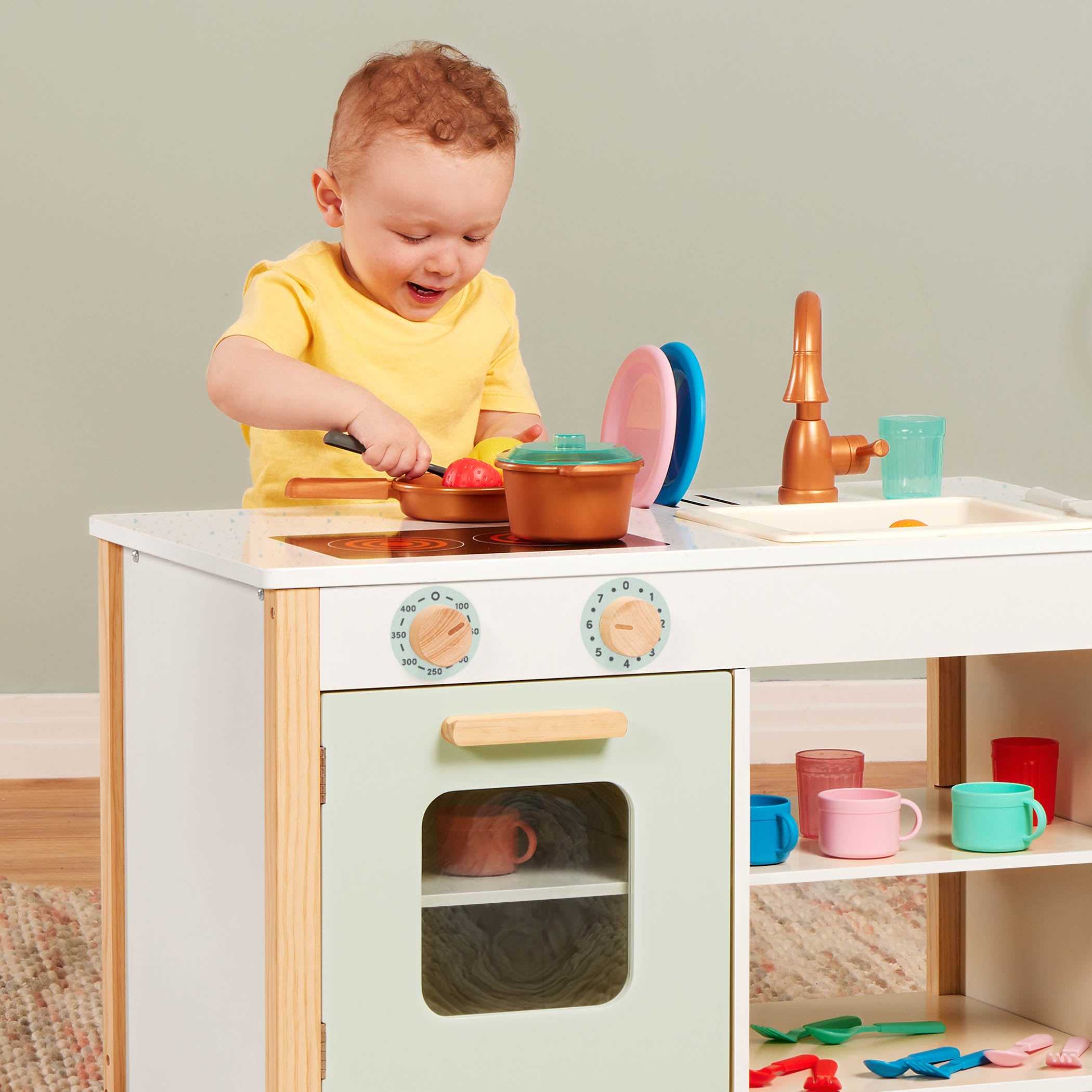 Pretend kitchen set