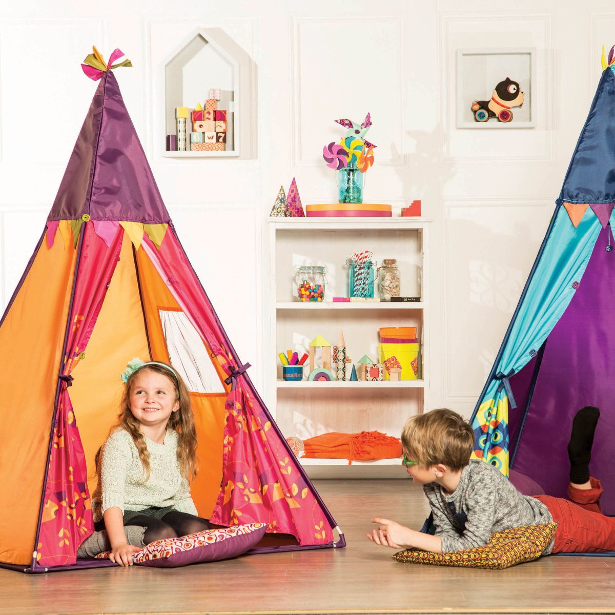 Play tent with lamp