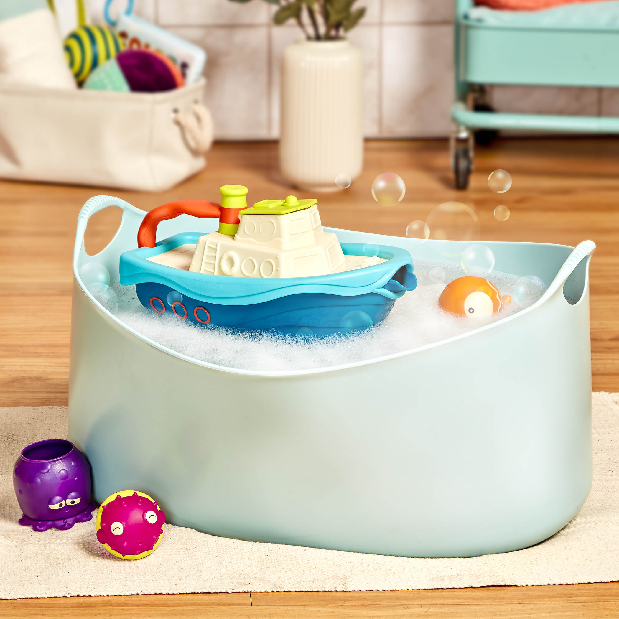 Bath playset with boat storage
