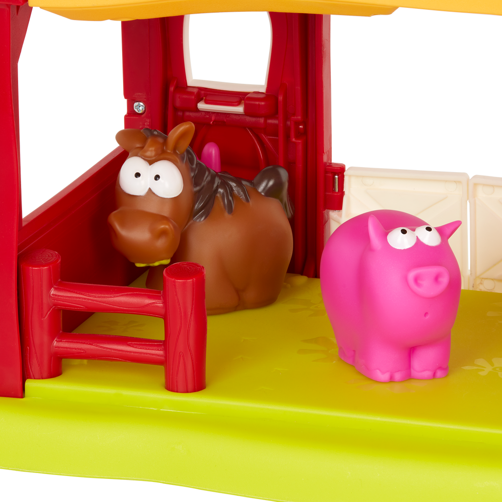 Toy barn with animals.