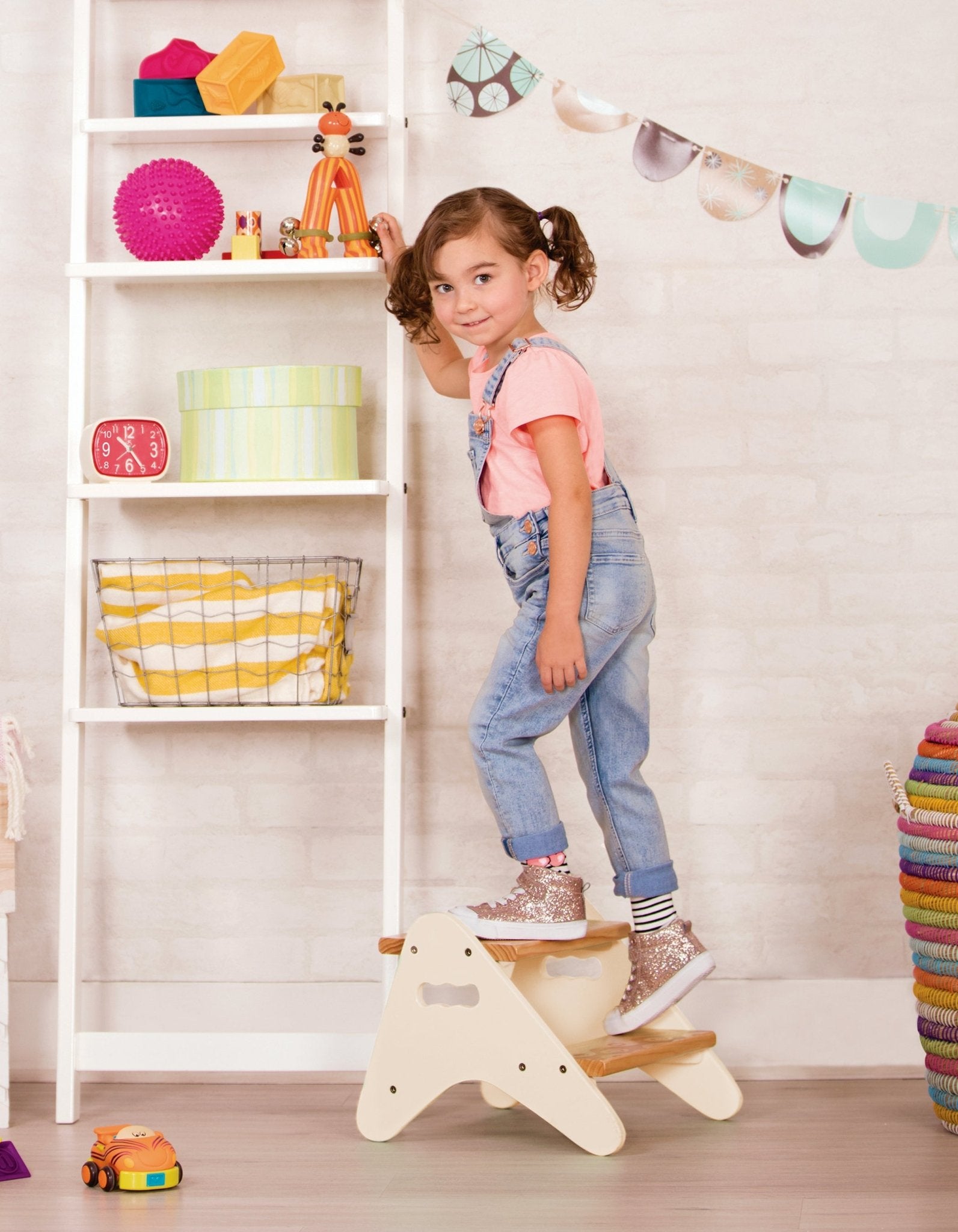 Peek-a-Boost | Ivory Step Stool for Kids | B. spaces – MaisonBattat