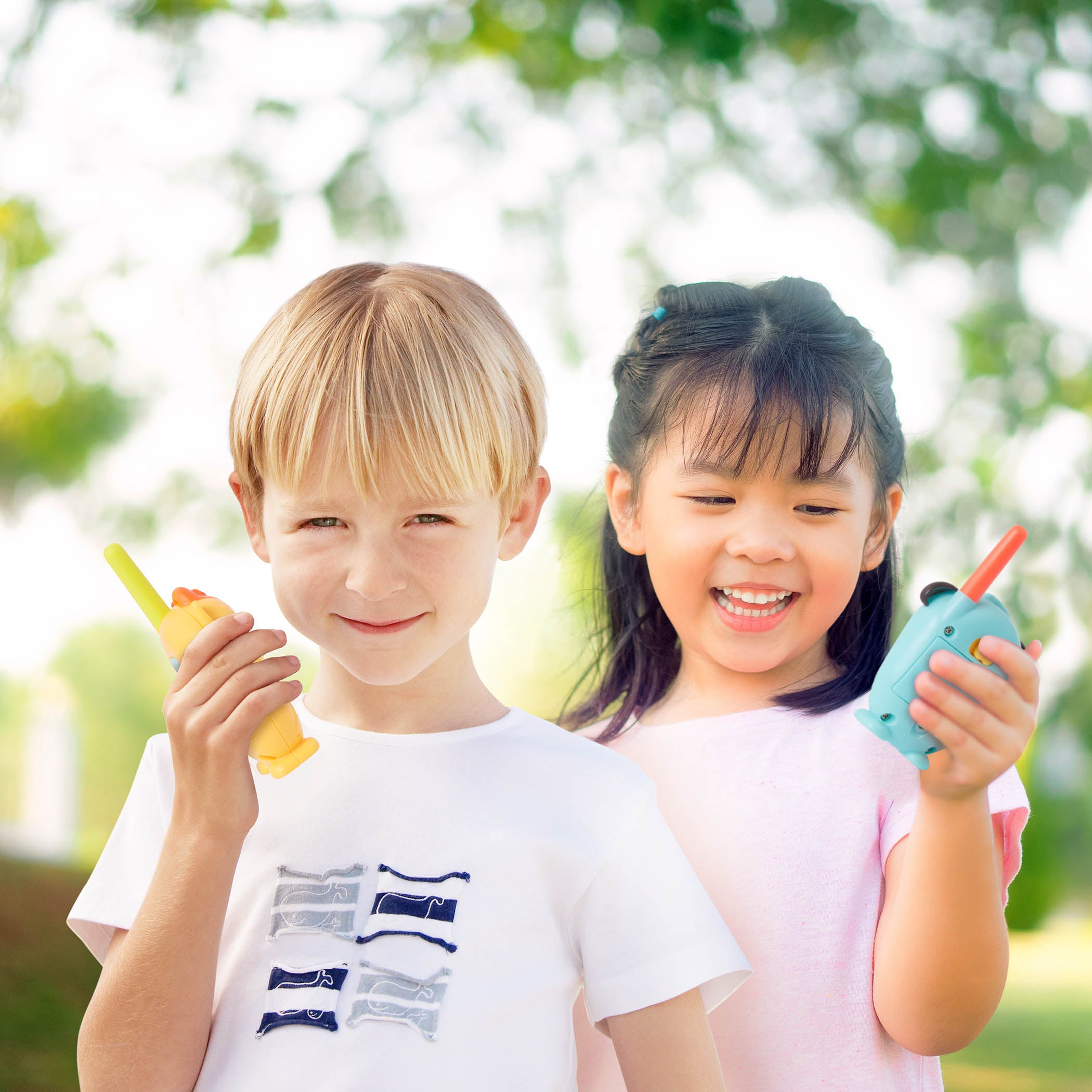 Lolo & Woofer Walkie-Talkies | Walkie-Talkie Set | B. toys