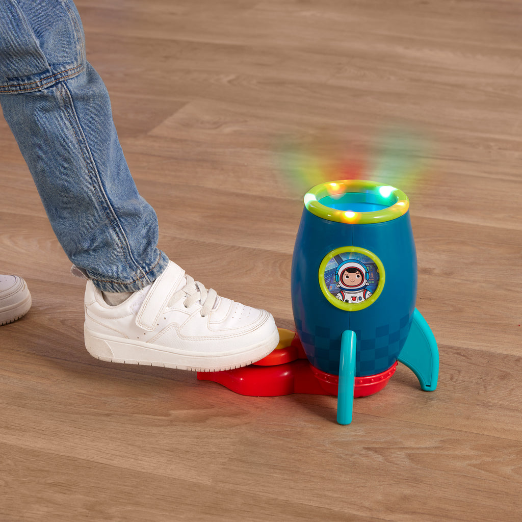Light-up disc launcher toy