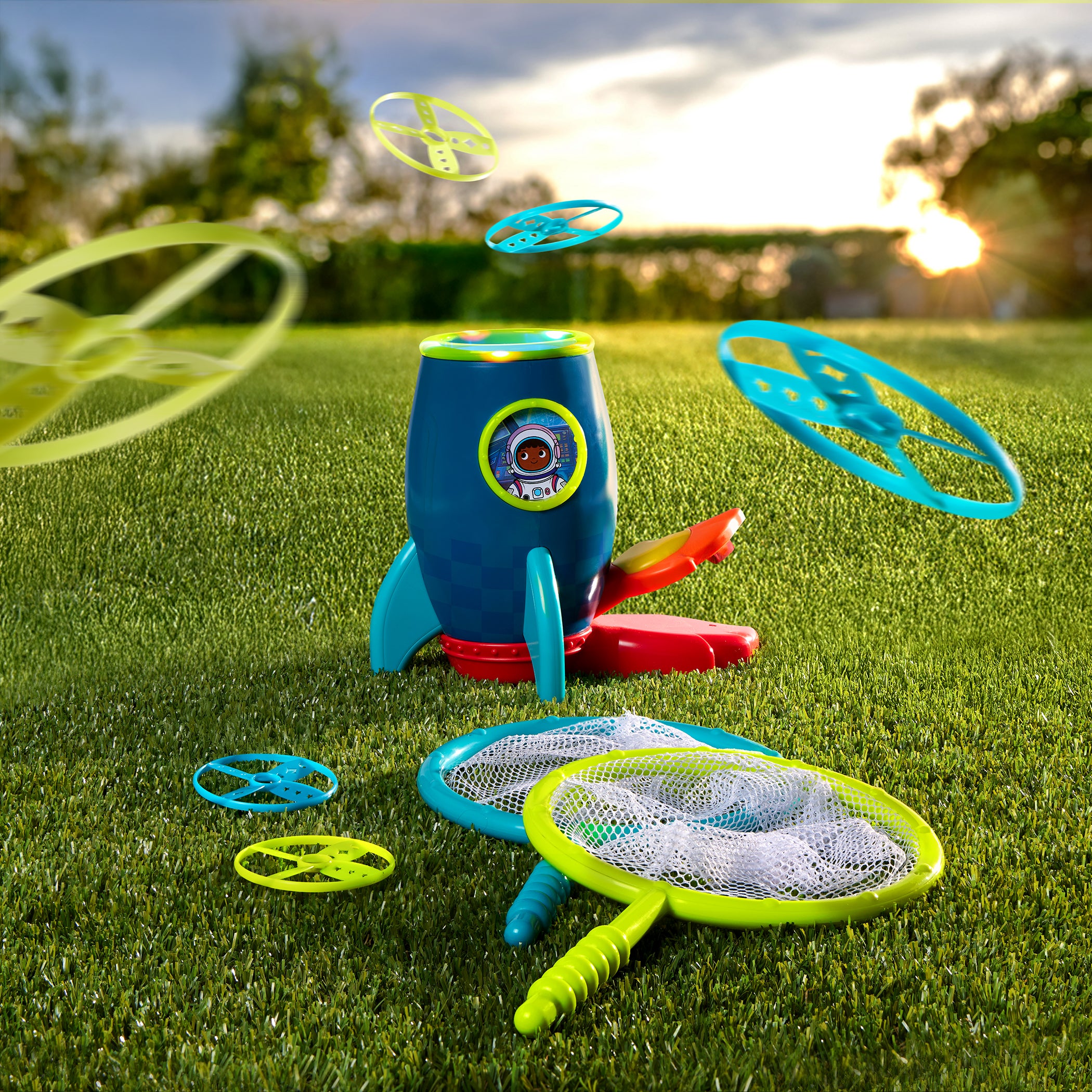 Light-up disc launcher toy