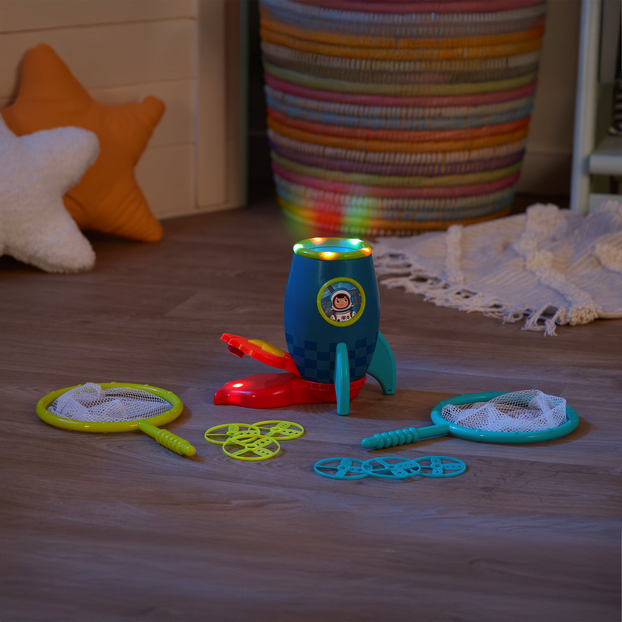 Light-up disc launcher toy