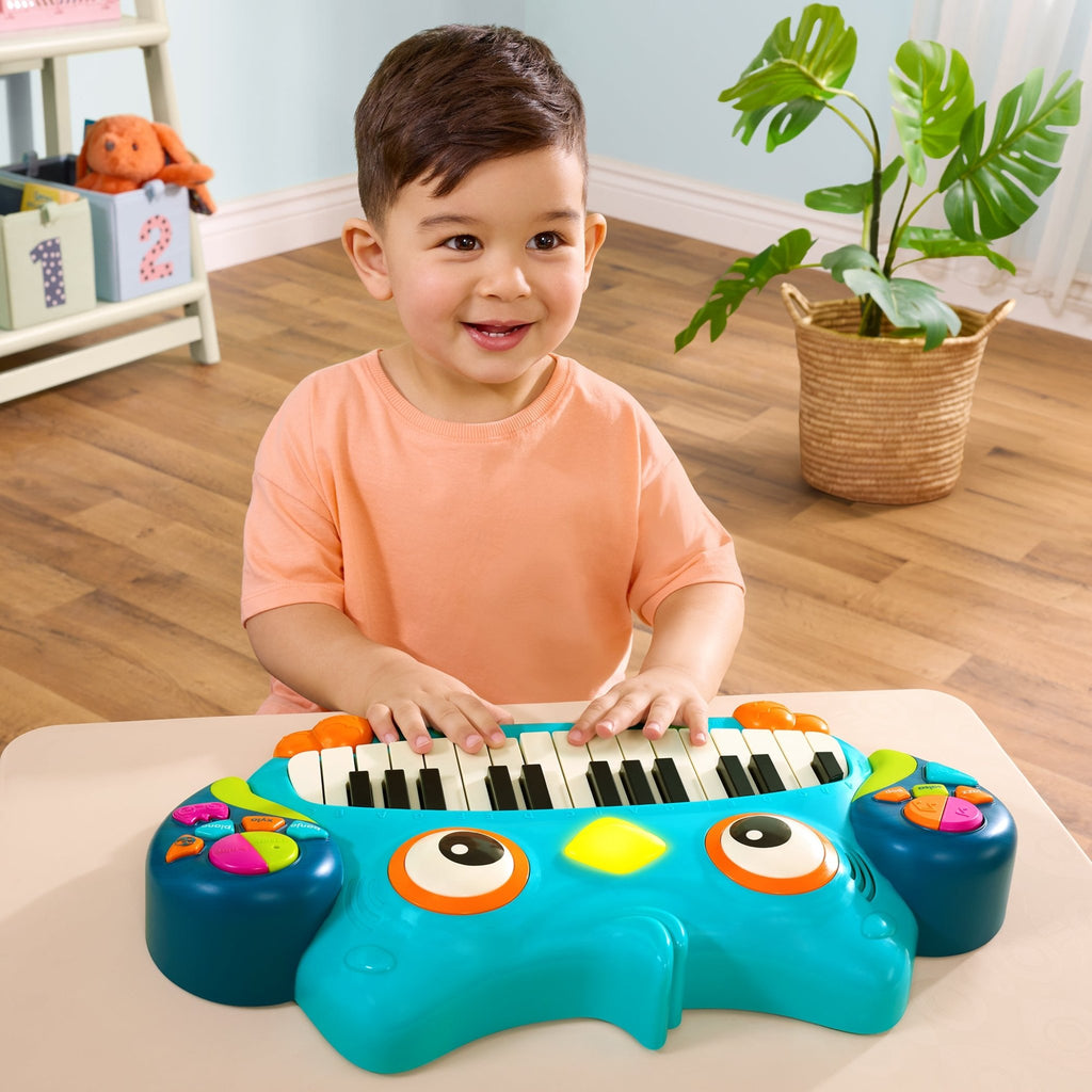 Interactive hoo-sical owl keyboard