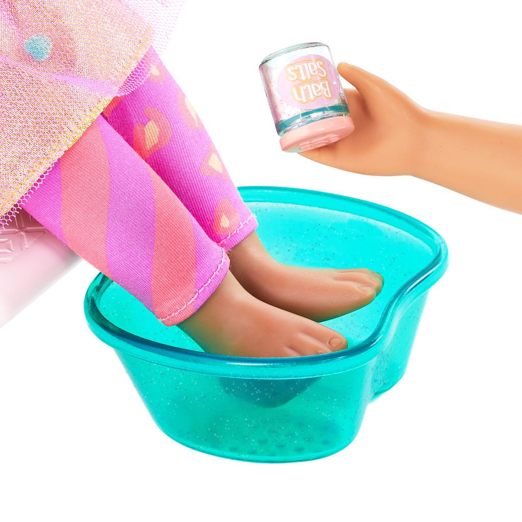 Two 14-inch dolls with salon chair and spa accessories