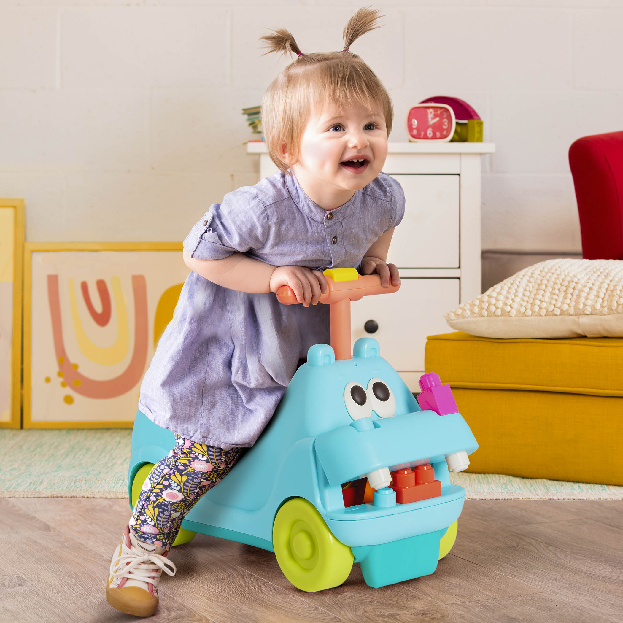 Hippo ride-on with building blocks.