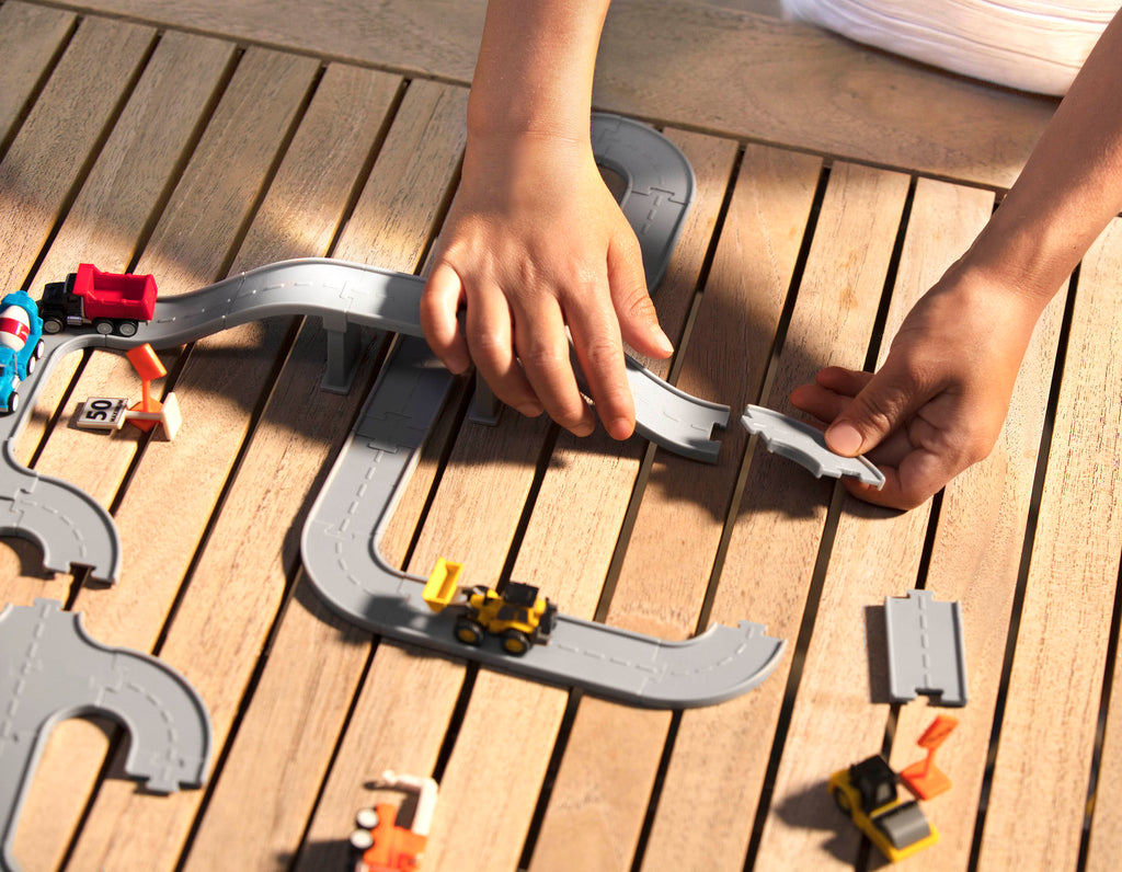 Mini Pocket Series Car Track Playset