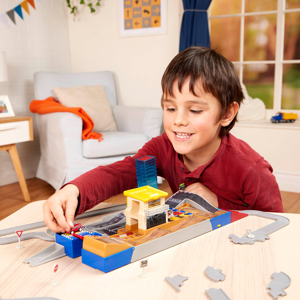 Driven Pocket 2 in 1 Race Track Fleet