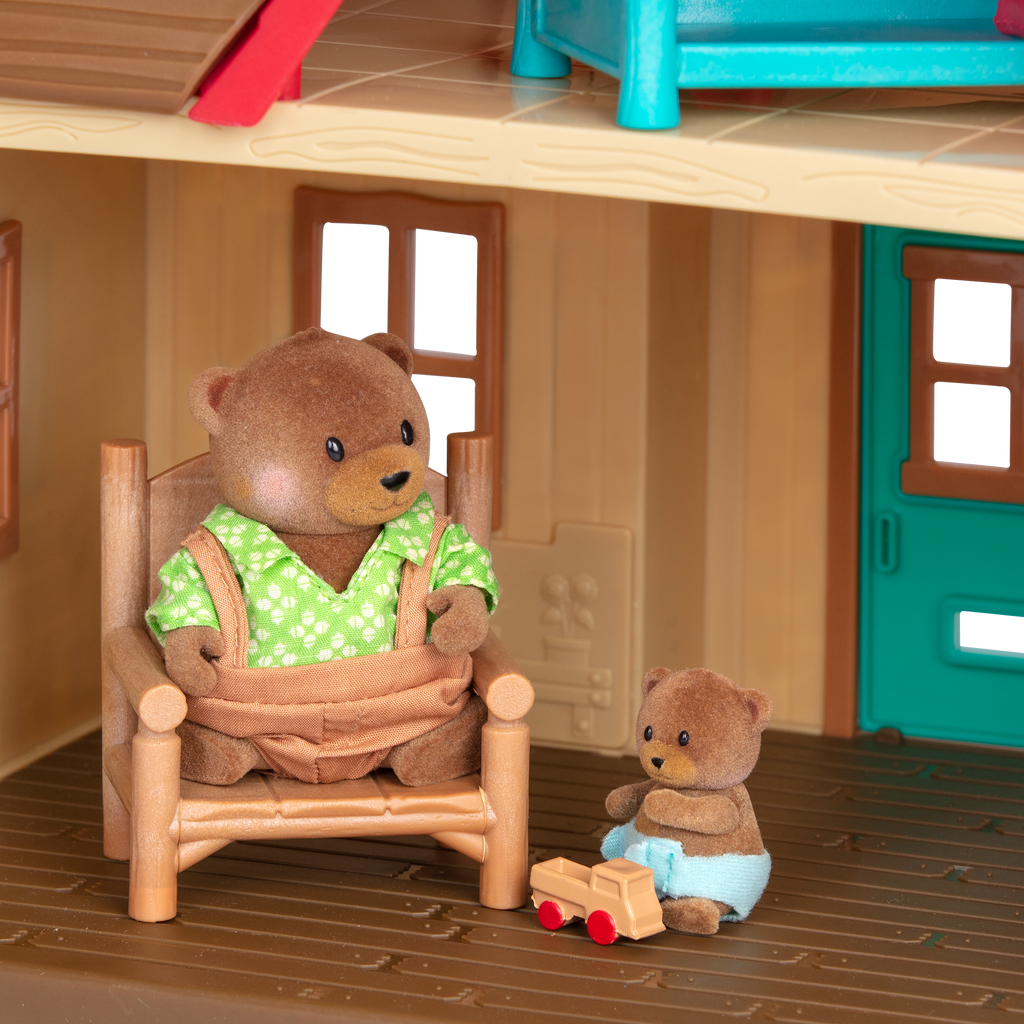 Country house playset with bear figurine